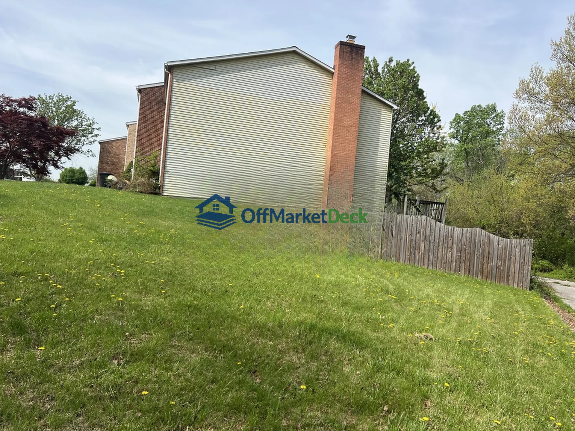 Off-market townhome in Baltimore, Maryland — 3 beds, 1.5 baths, $185,000 — photo 3 of 3