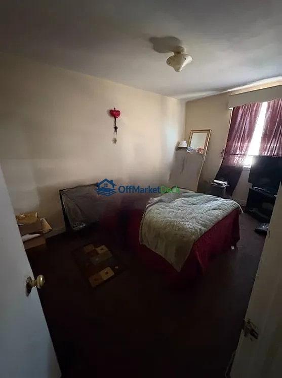 Off-market house in Philadelphia, Pennsylvania — 3 beds, 1.5 baths, $200,000 — photo 2 of 8
