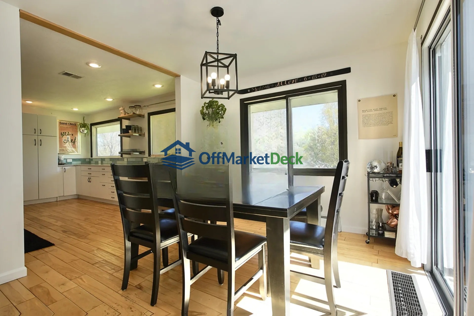 Off-market house in Casper, Wyoming — 4 beds, 2.5 baths, $565,000 — photo 8 of 8