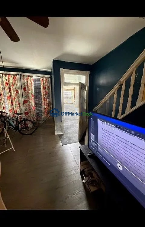 Off-market house in Philadelphia, Pennsylvania — 4 beds, 1.5 baths, $140,000