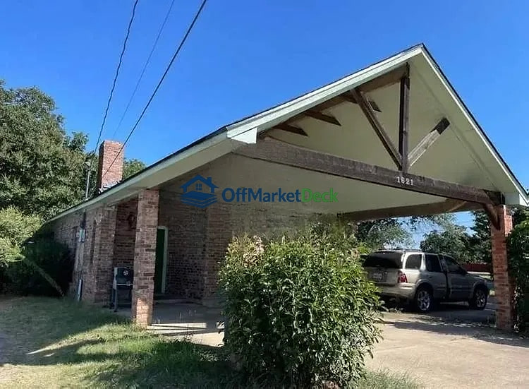 Off-market house in Dallas, Texas — 4 beds, 4 baths, $165,000