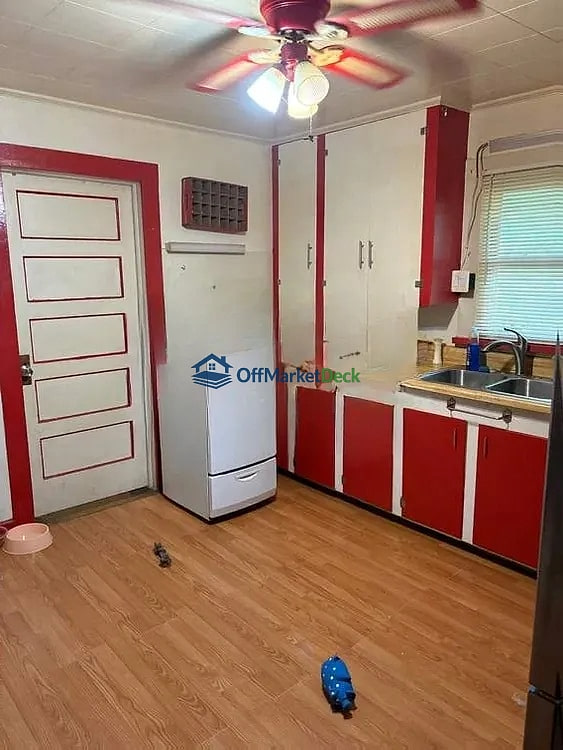 Off-market house in Kannapolis, North Carolina — 3 beds, 1.5 baths, $140,000