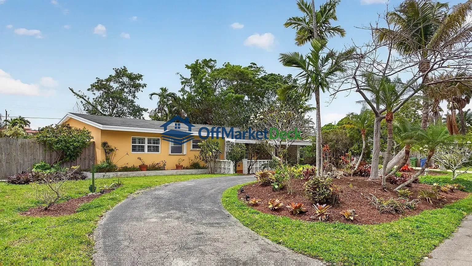 Off-market house in Wilton Manors, Florida — 3 beds, 2 baths, $624,900