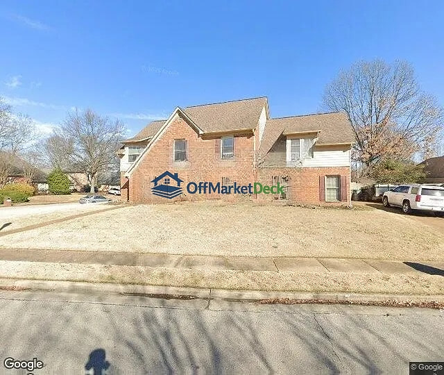 Off-market house in Memphis, Tennessee — 3 beds, 2 baths, $230,000 - Blurred background Image