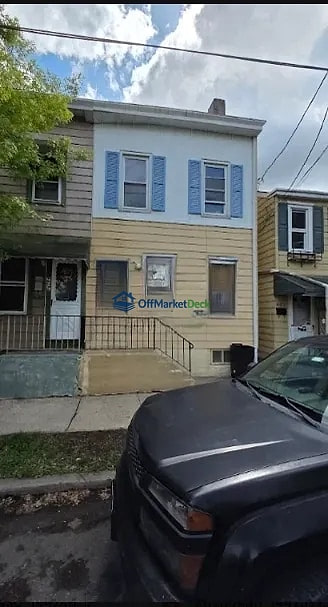 Off-market townhome in Trenton, New Jersey — 1 bed, 3 baths, $210,000