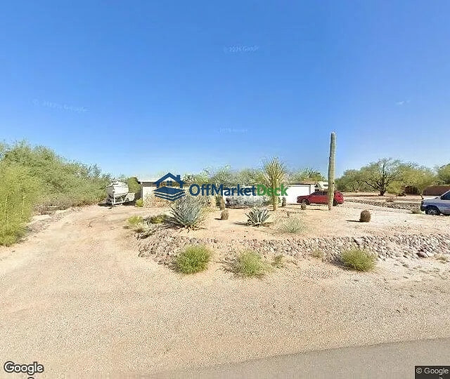 Off-market house in Tucson, Arizona — 3 beds, 2 baths, $254,900 - Blurred background Image