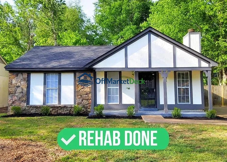 Off-market house in Memphis, Tennessee — 3 beds, 1 bath, $139,500 - Blurred background Image