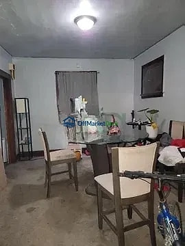 Off-market house in Detroit, Michigan — 3 beds, 1 bath, $87,000 — photo 3 of 8