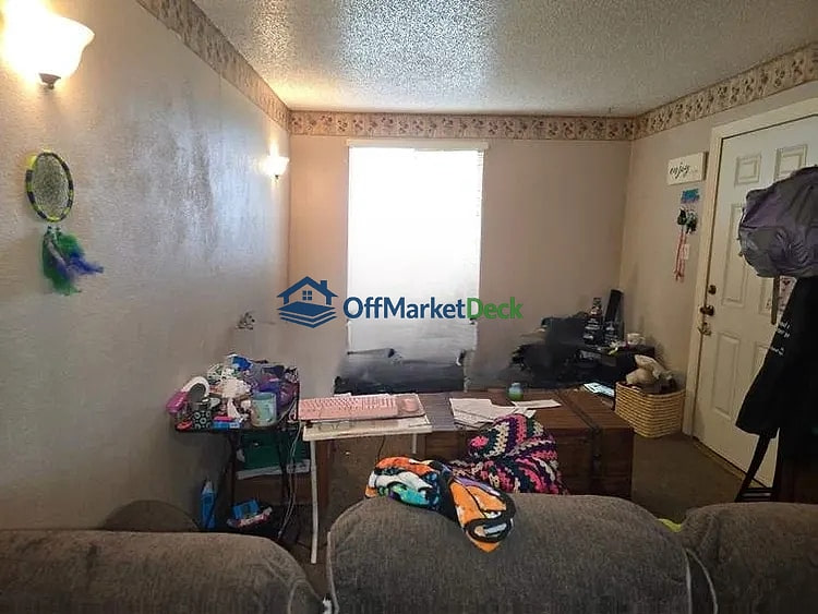 Off-market house in Hoquiam, Washington — 7 beds, 1 bath, $349,000 — photo 7 of 8