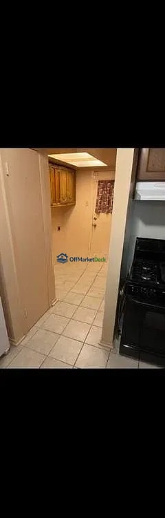 Off-market house in Irving, Texas — 3 beds, 2 baths, $225,000 — photo 4 of 8