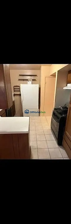 Off-market house in Irving, Texas — 3 beds, 2 baths, $225,000 — photo 2 of 8