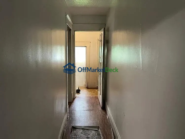 Off-market house in New Castle, Indiana — 3 beds, 1 bath, $45,000 — photo 4 of 8