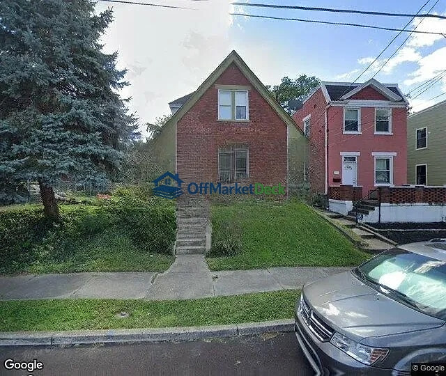 Off-market house in Covington, Kentucky — 2 beds, 1 bath, $170,000 — photo 3 of 3