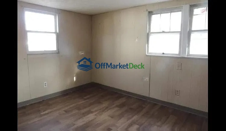 Off-market house in Knoxville, Tennessee — 5 beds, 1 bath, $127,500 — photo 6 of 8
