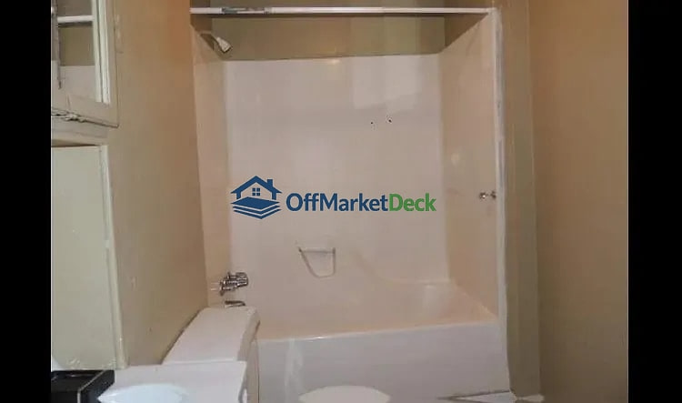 Off-market house in Knoxville, Tennessee — 5 beds, 1 bath, $127,500 — photo 8 of 8