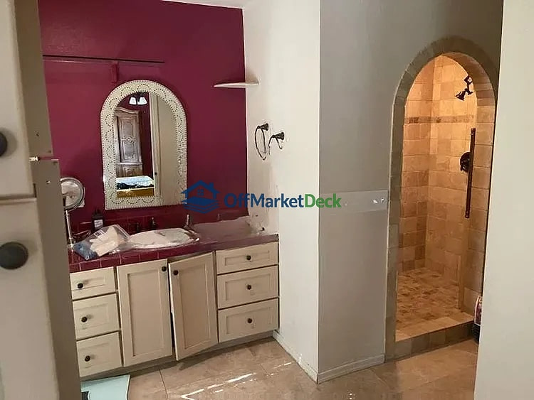 Off-market house in Mesa, Arizona — 3 beds, 2 baths, $349,950 — photo 4 of 8