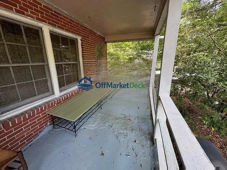 Off-market house in Columbus, Georgia — 2 beds, 1 bath, $61,200 — photo 6 of 8