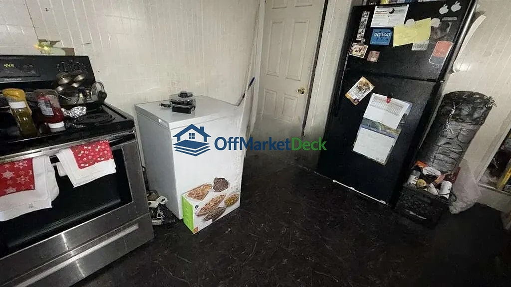 Off-market house in Detroit, Michigan — 3 beds, 1 bath, $24,900 — photo 7 of 8