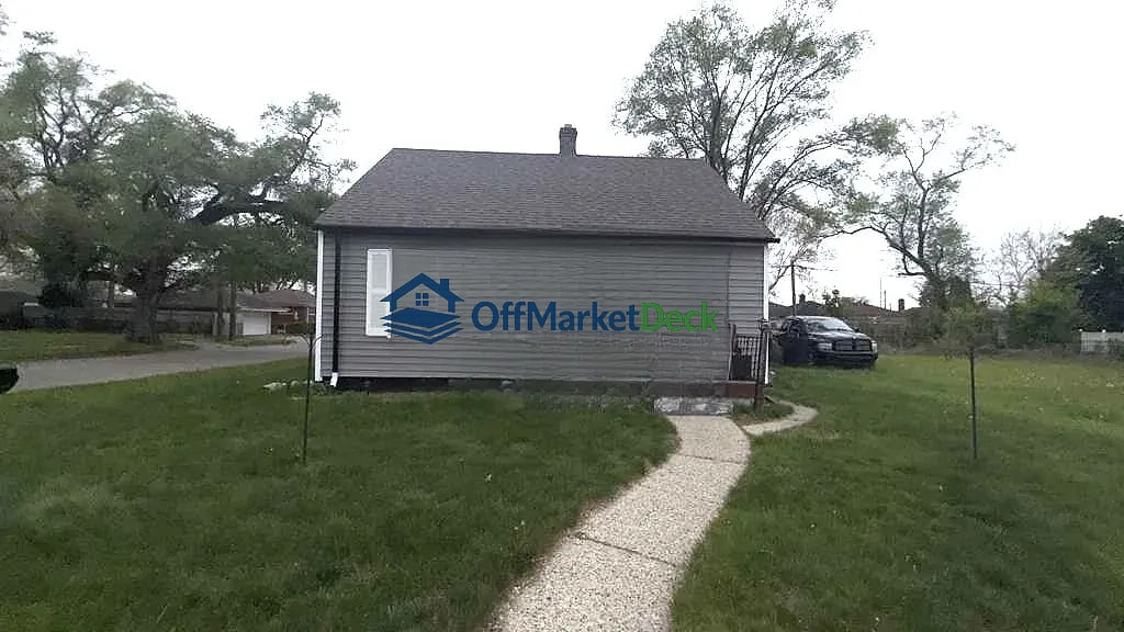 Off-market house in Detroit, Michigan — 3 beds, 1 bath, $24,900