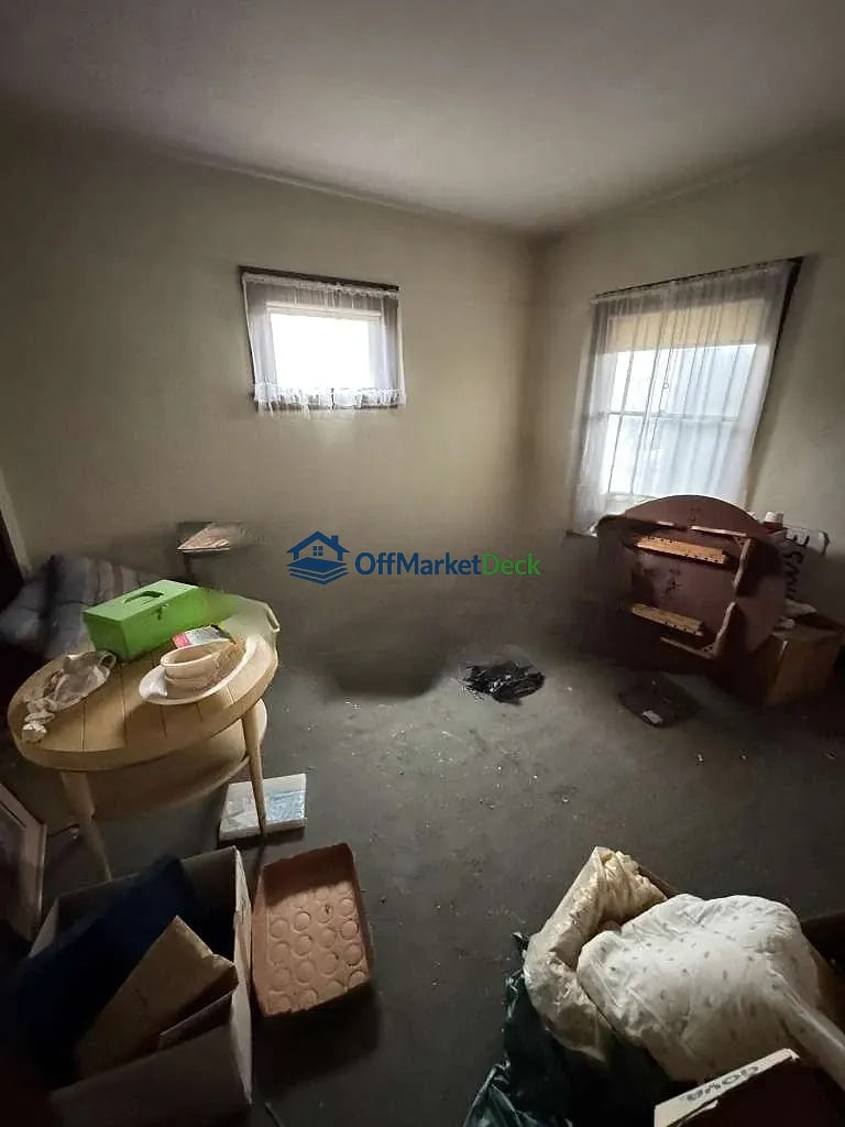 Off-market house in Cleveland, Ohio — 2 beds, 1 bath, $49,000 — photo 6 of 8