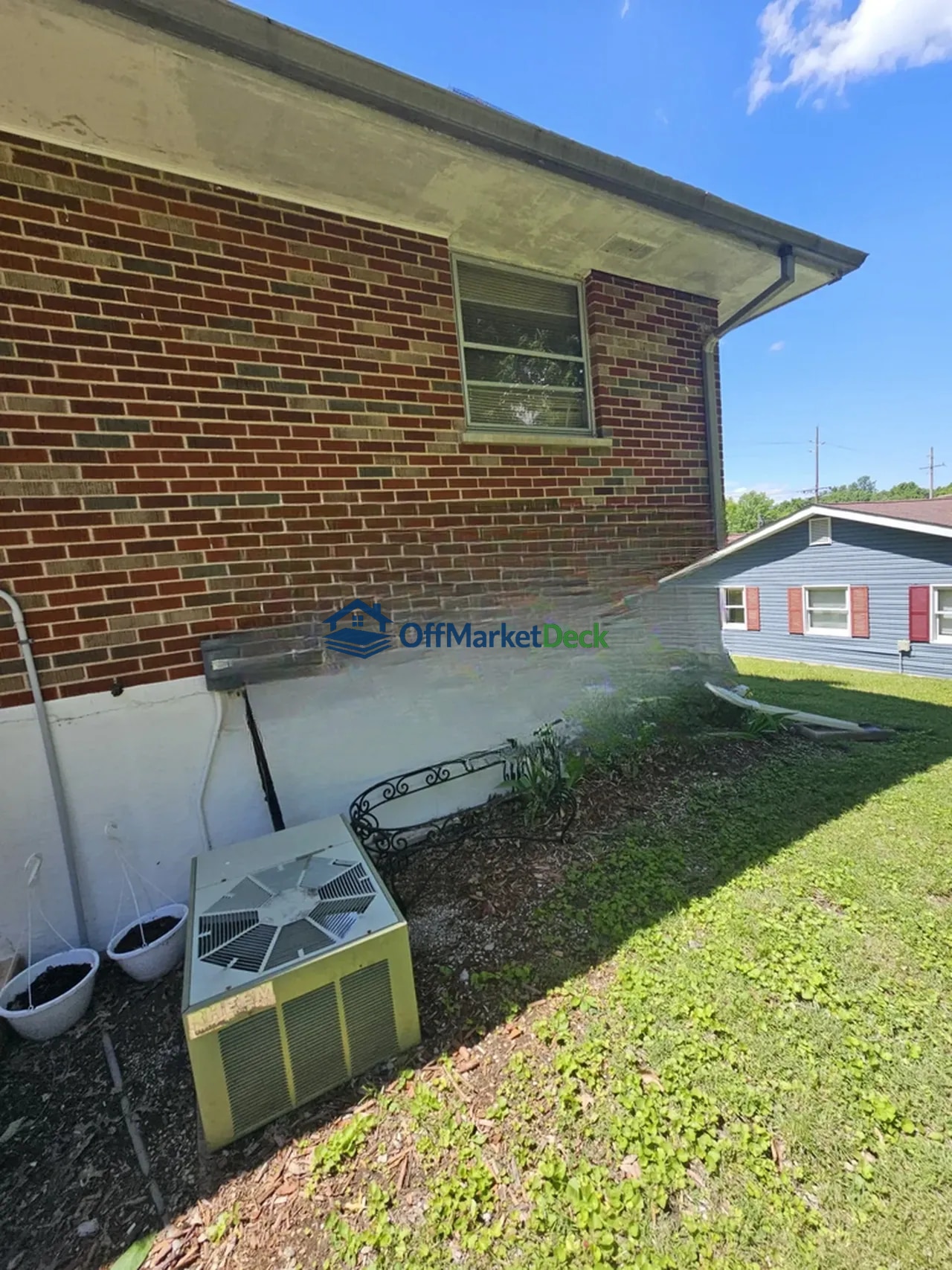 Off-market house in Fenton, Missouri — 4 beds, 2 baths, $254,900 — photo 8 of 8