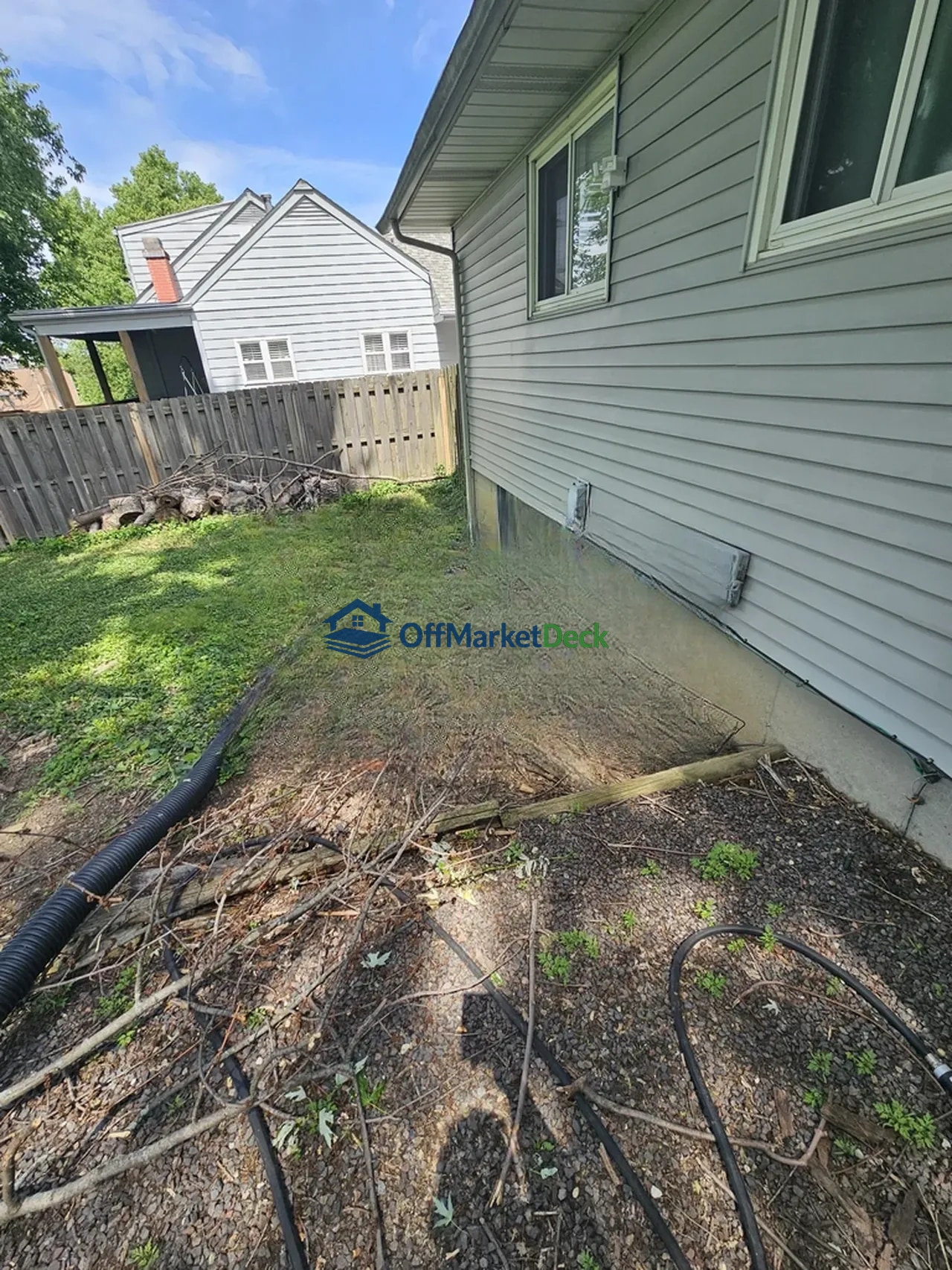 Off-market house in Florissant, Missouri — 3 beds, 2 baths, $144,900 — photo 6 of 8