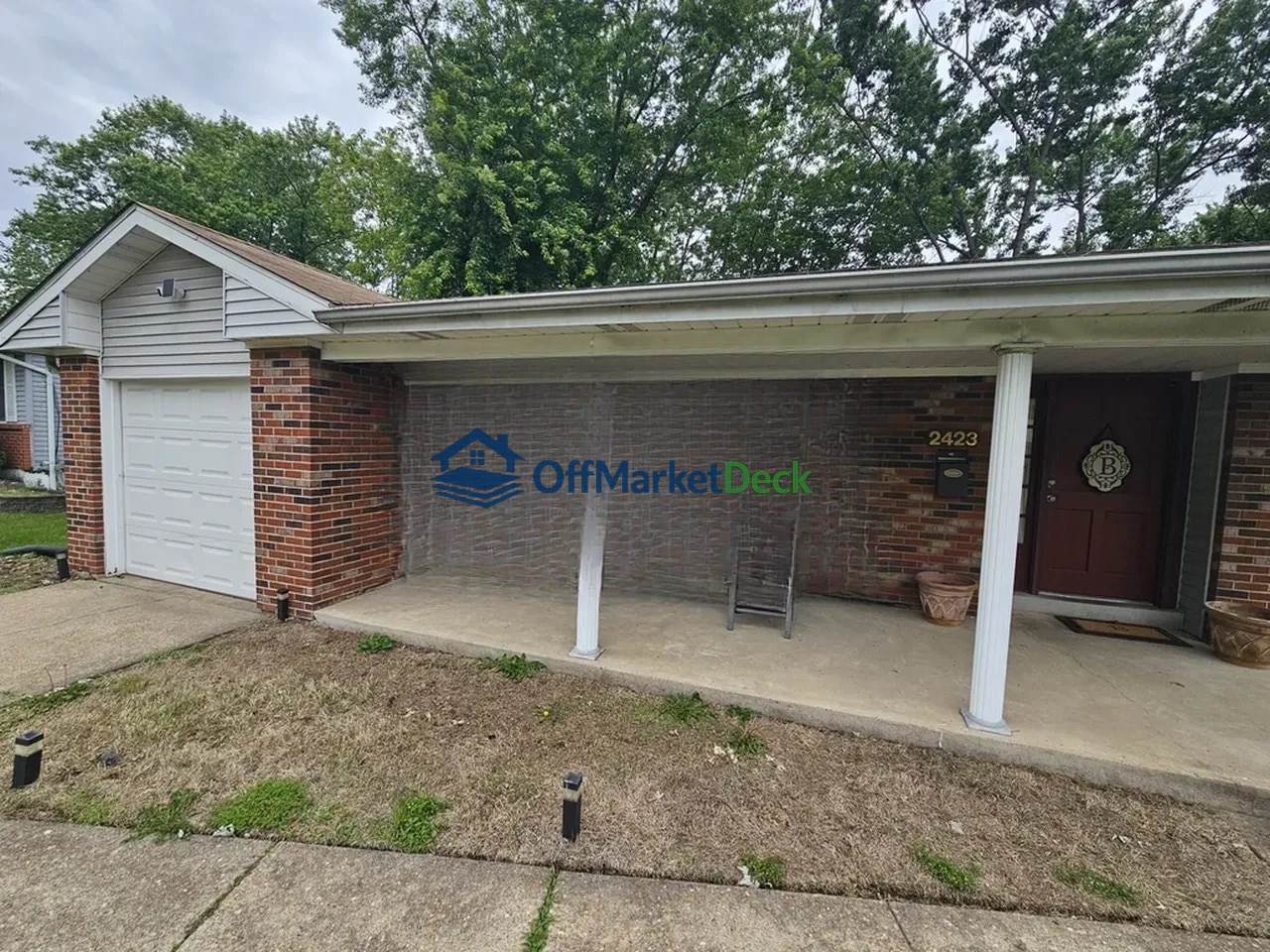 Off-market house in Florissant, Missouri — 3 beds, 2 baths, $144,900 — photo 2 of 8