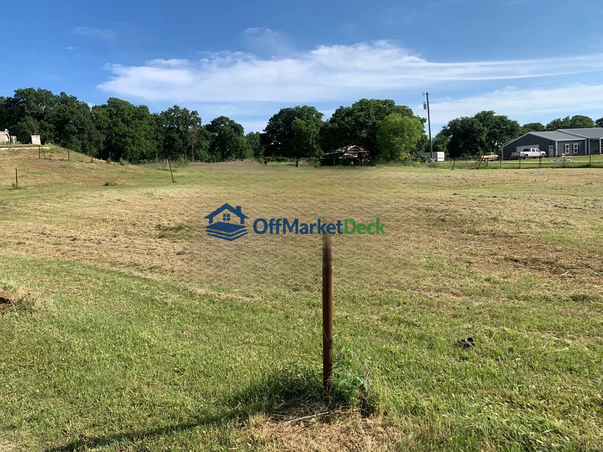Off-market house in Covington, Texas — 3 beds, 1.5 baths, $142,500 — photo 3 of 8