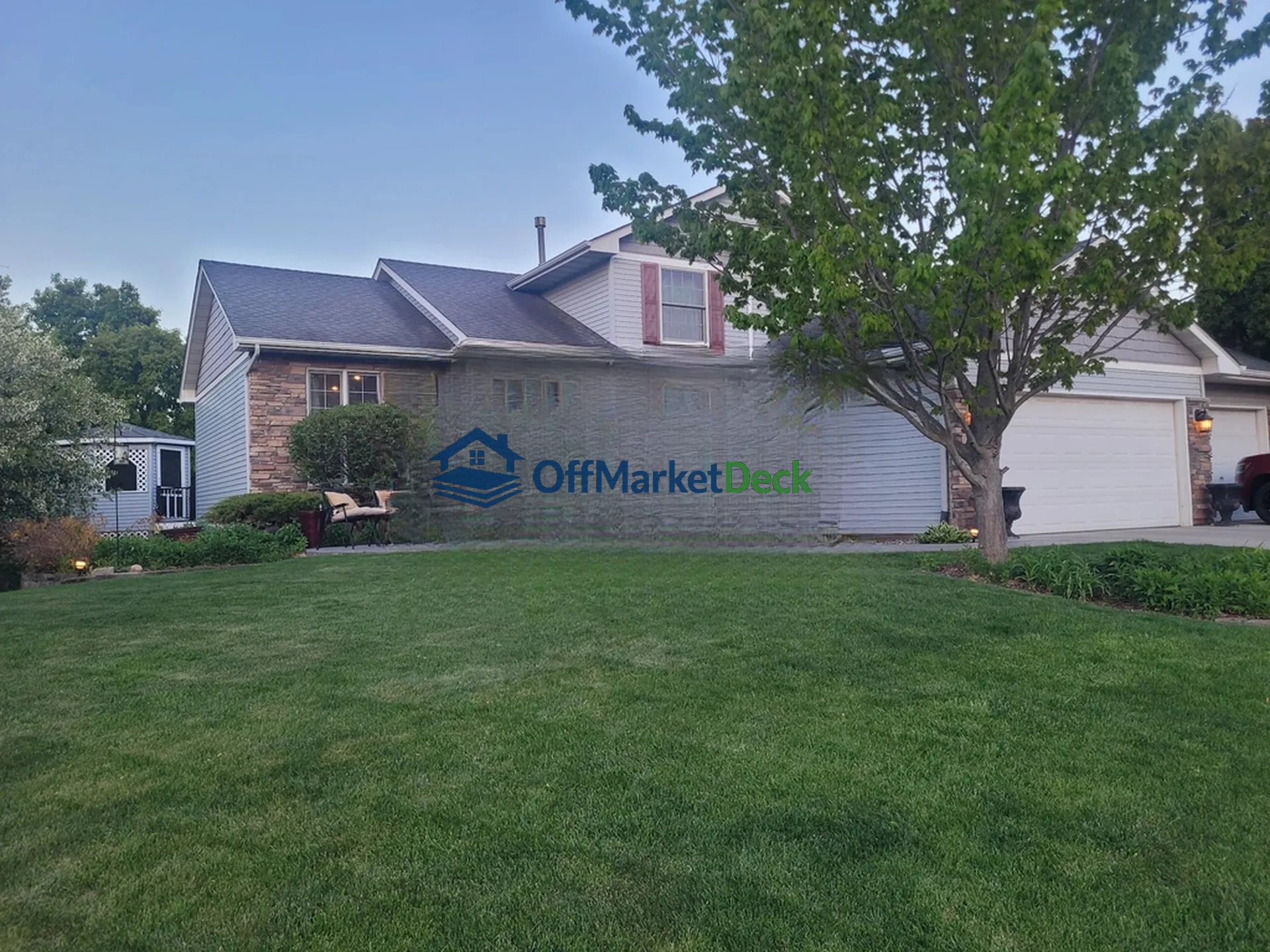 Off-market house in Savage, Minnesota — 5 beds, 4 baths, $478,000 — photo 5 of 8