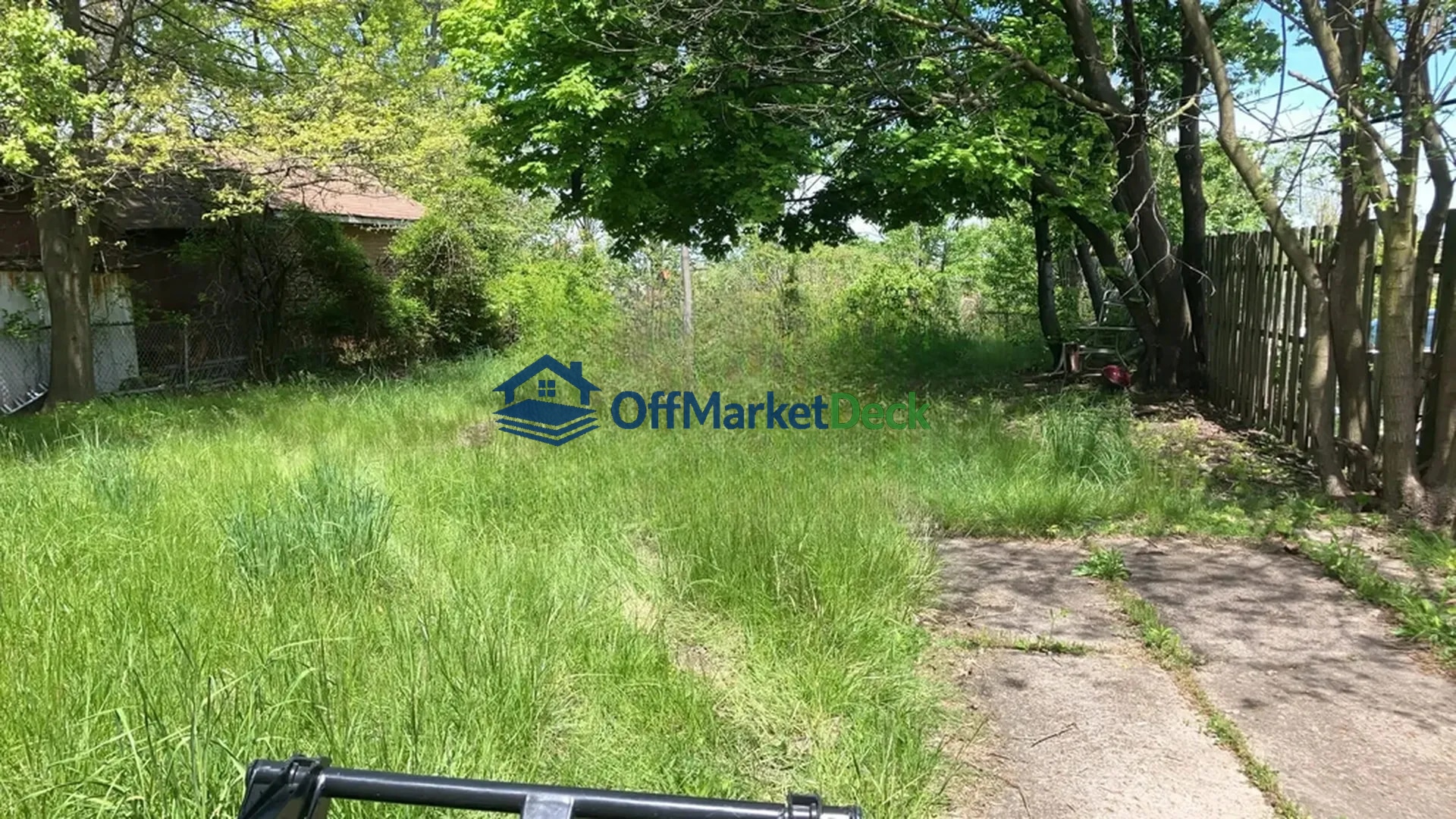 Off-market house in Cleveland, Ohio — 3 beds, 1 bath, $120,000 — photo 2 of 8