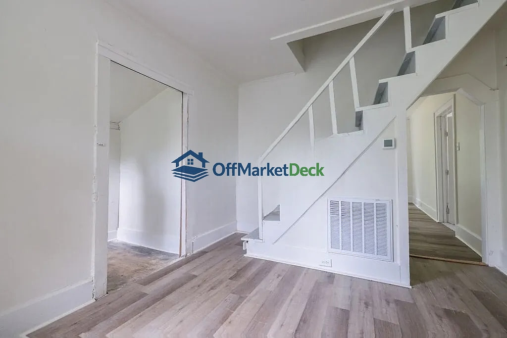 Off-market house in Anderson, South Carolina — 4 beds, 2 baths, $218,000 — photo 7 of 8