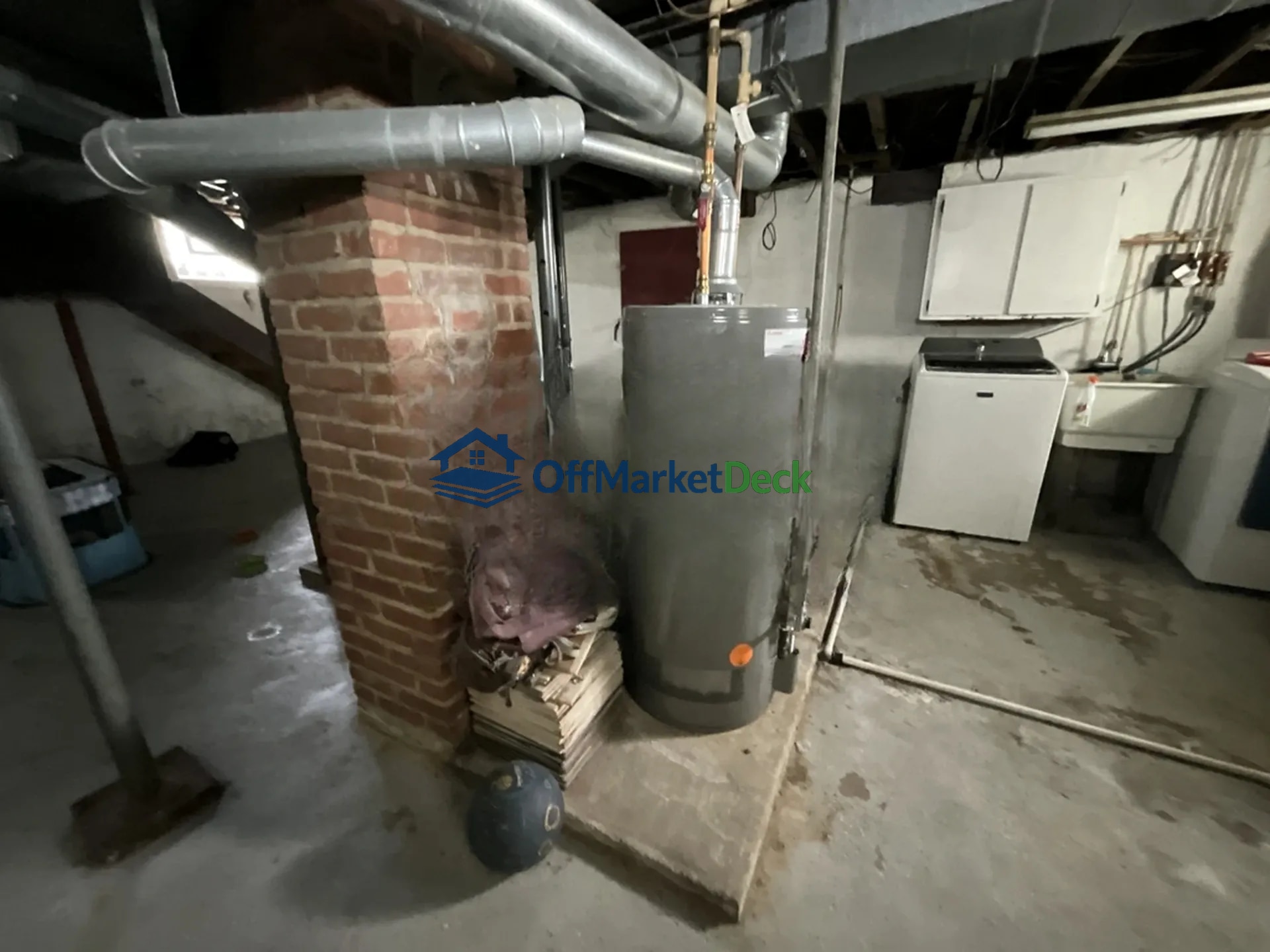 Off-market house in Akron, Ohio — 3 beds, 2 baths, $139,000 — photo 6 of 8