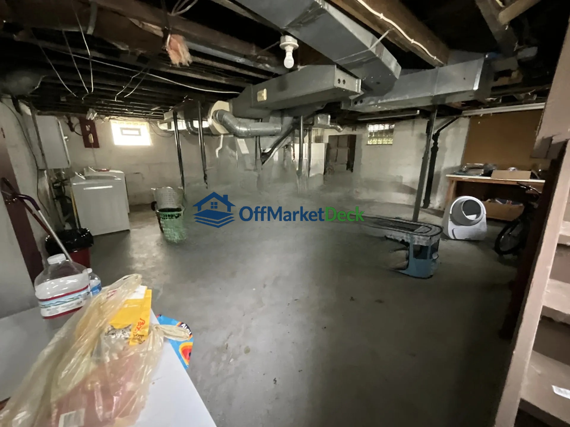 Off-market house in Akron, Ohio — 3 beds, 2 baths, $139,000 — photo 5 of 8
