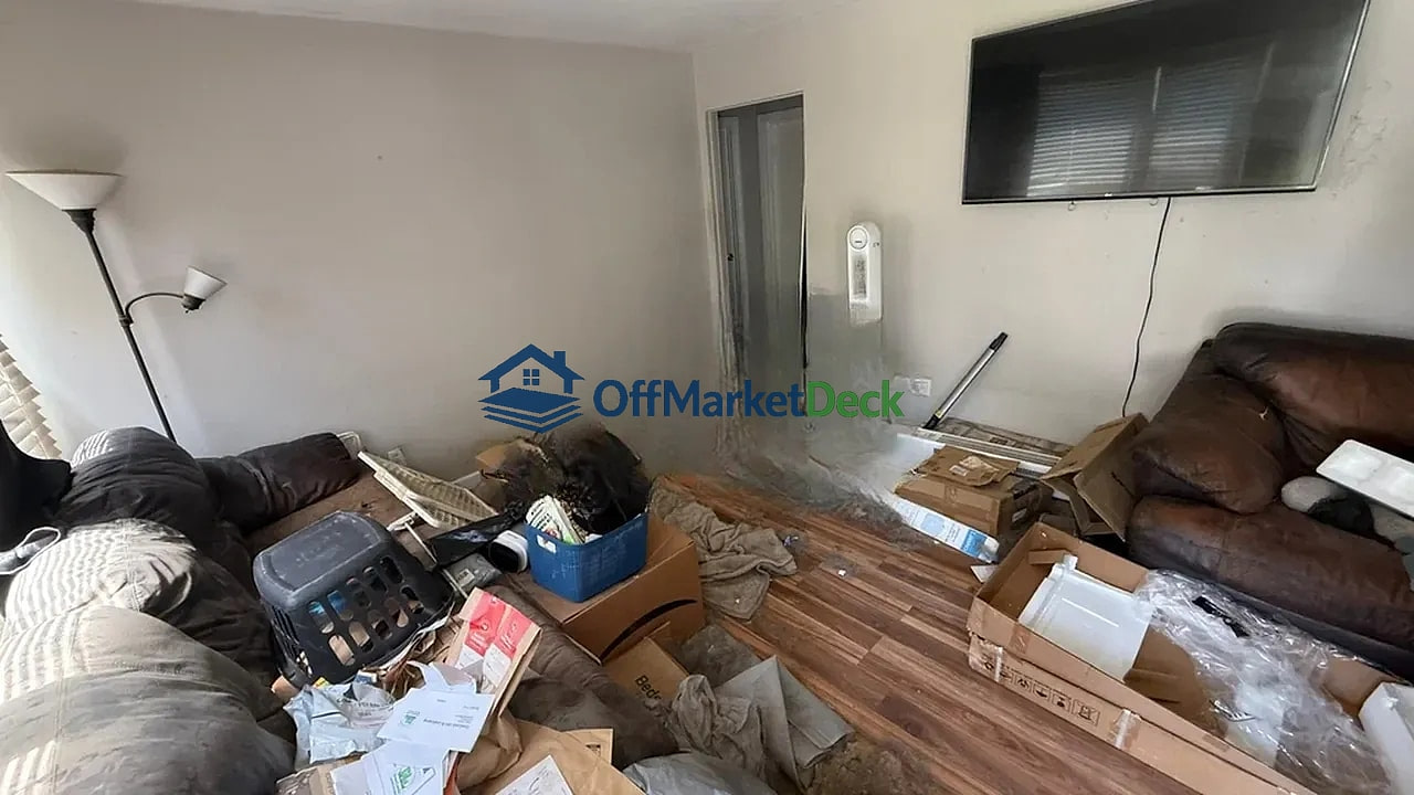 Off-market house in Florissant, Missouri — 3 beds, 1 bath, $87,900 — photo 7 of 8