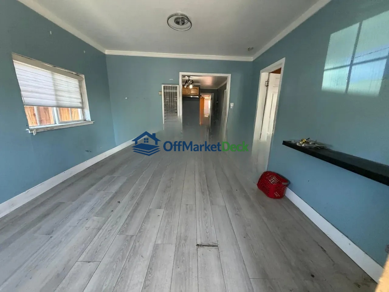 Off-market house in San Jose, California — 4 beds, 2 baths, $699,900 — photo 6 of 8
