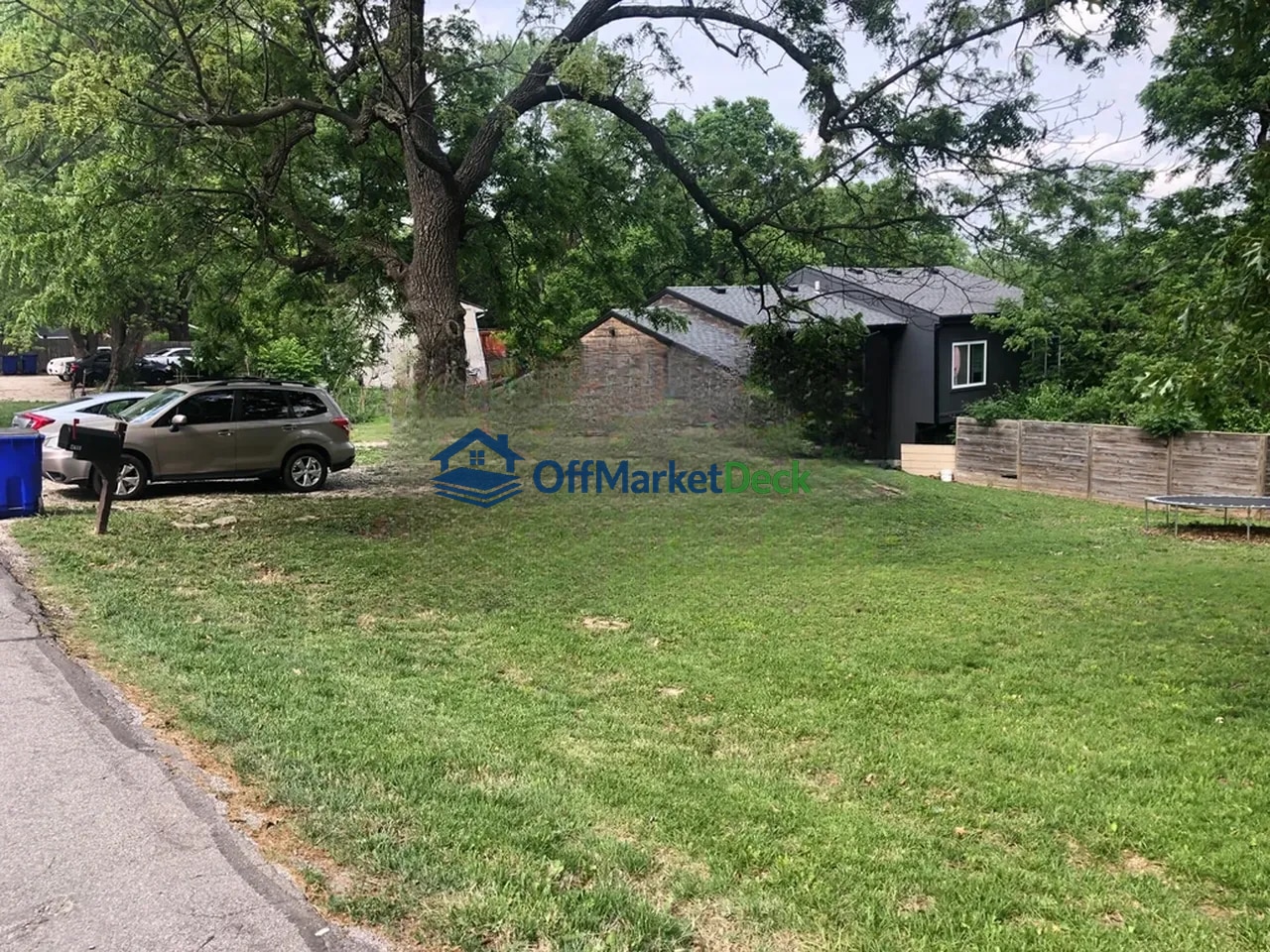 Off-market house in Leavenworth, Kansas — 1 bed, 1 bath, $64,900 — photo 8 of 8
