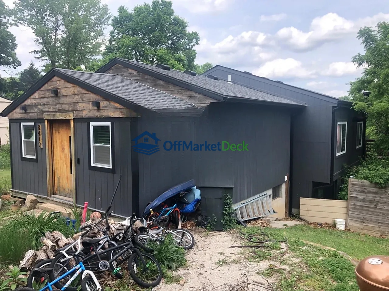 Off-market house in Leavenworth, Kansas — 1 bed, 1 bath, $64,900 — photo 2 of 8