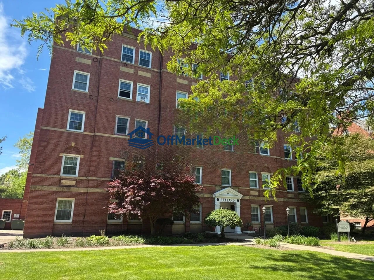 Off-market townhome in Shaker Heights, Ohio — 1 bed, 1 bath, $17,900 — photo 5 of 8