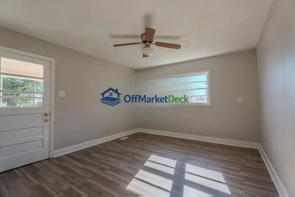 Off-market house in Spartanburg, South Carolina — 3 beds, 1.5 baths, $198,000 — photo 7 of 8