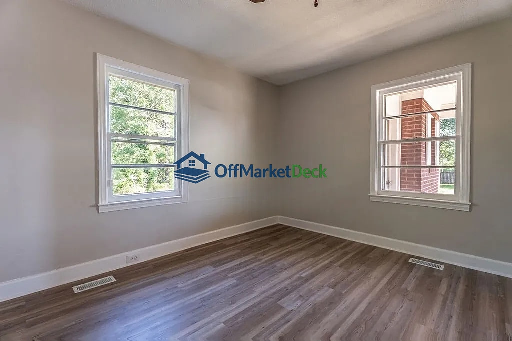Off-market house in Spartanburg, South Carolina — 3 beds, 1.5 baths, $198,000 — photo 6 of 8