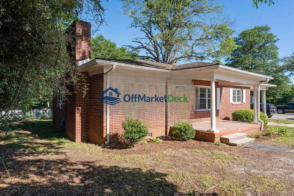 Off-market house in Spartanburg, South Carolina — 3 beds, 1.5 baths, $198,000