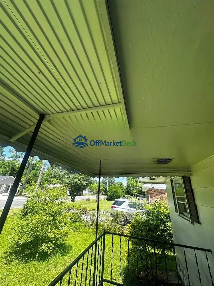 Off-market house in Burgaw, North Carolina — 2 beds, 1 bath, $98,500 — photo 3 of 8