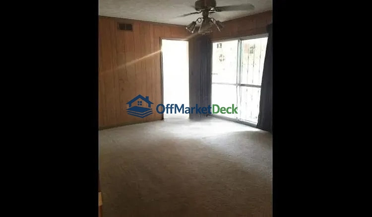 Off-market house in Columbus, Georgia — 3 beds, 2 baths, $105,600 — photo 6 of 8
