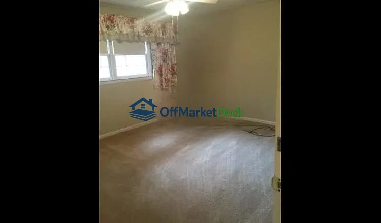 Off-market house in Columbus, Georgia — 3 beds, 2 baths, $105,600 — photo 8 of 8
