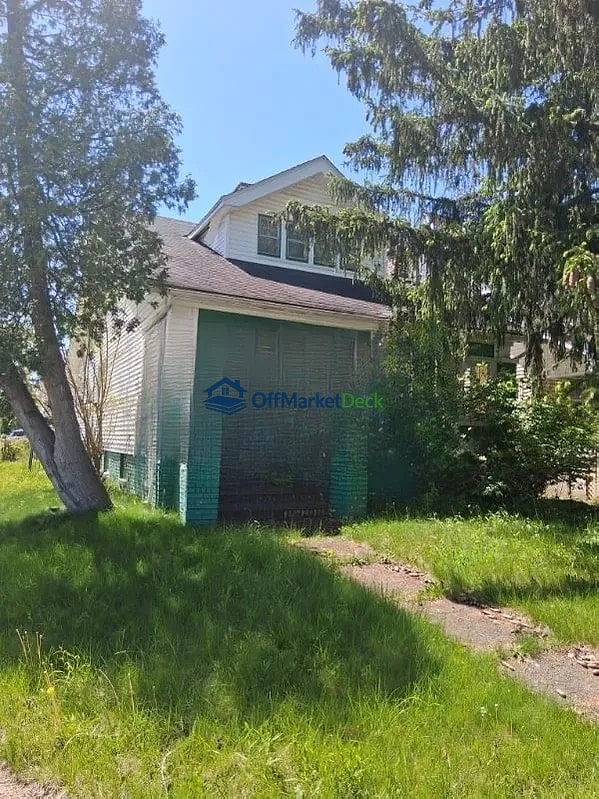 Off-market house in Garfield Heights, Ohio — 4 beds, 1 bath, $58,000 — photo 8 of 8