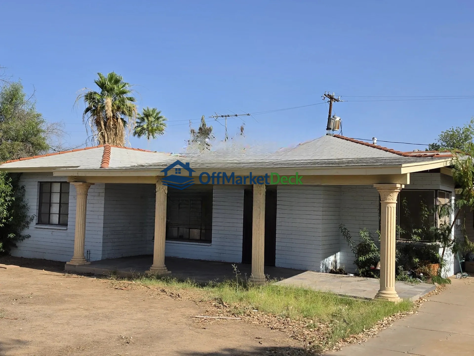 Off-market house in Phoenix, Arizona — 3 beds, 2 baths, $339,990