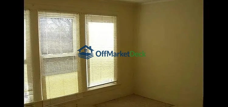 Off-market house in Mount Airy, North Carolina — 3 beds, 2 baths, $165,000 — photo 5 of 8