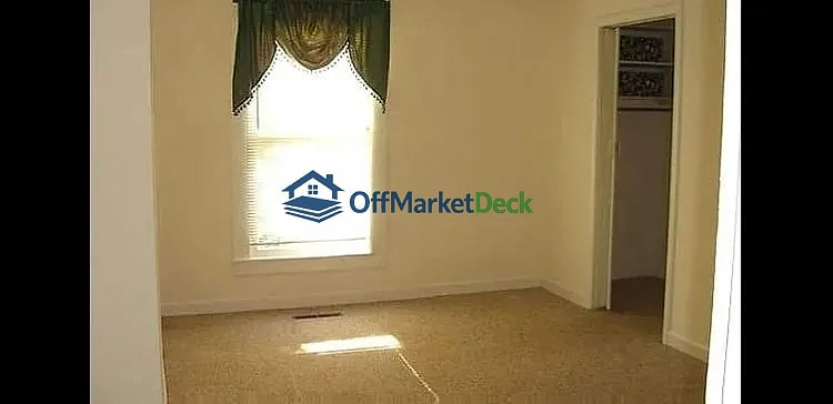 Off-market house in Mount Airy, North Carolina — 3 beds, 2 baths, $165,000 — photo 4 of 8