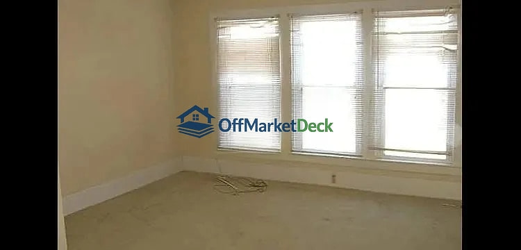 Off-market house in Mount Airy, North Carolina — 3 beds, 2 baths, $165,000 — photo 3 of 8