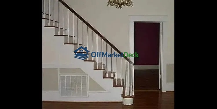 Off-market house in Mount Airy, North Carolina — 3 beds, 2 baths, $165,000 — photo 2 of 8